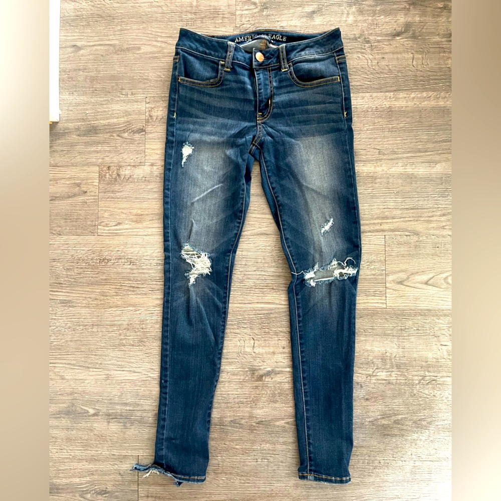 American Eagle super stretch distressed jeans. Size 4
